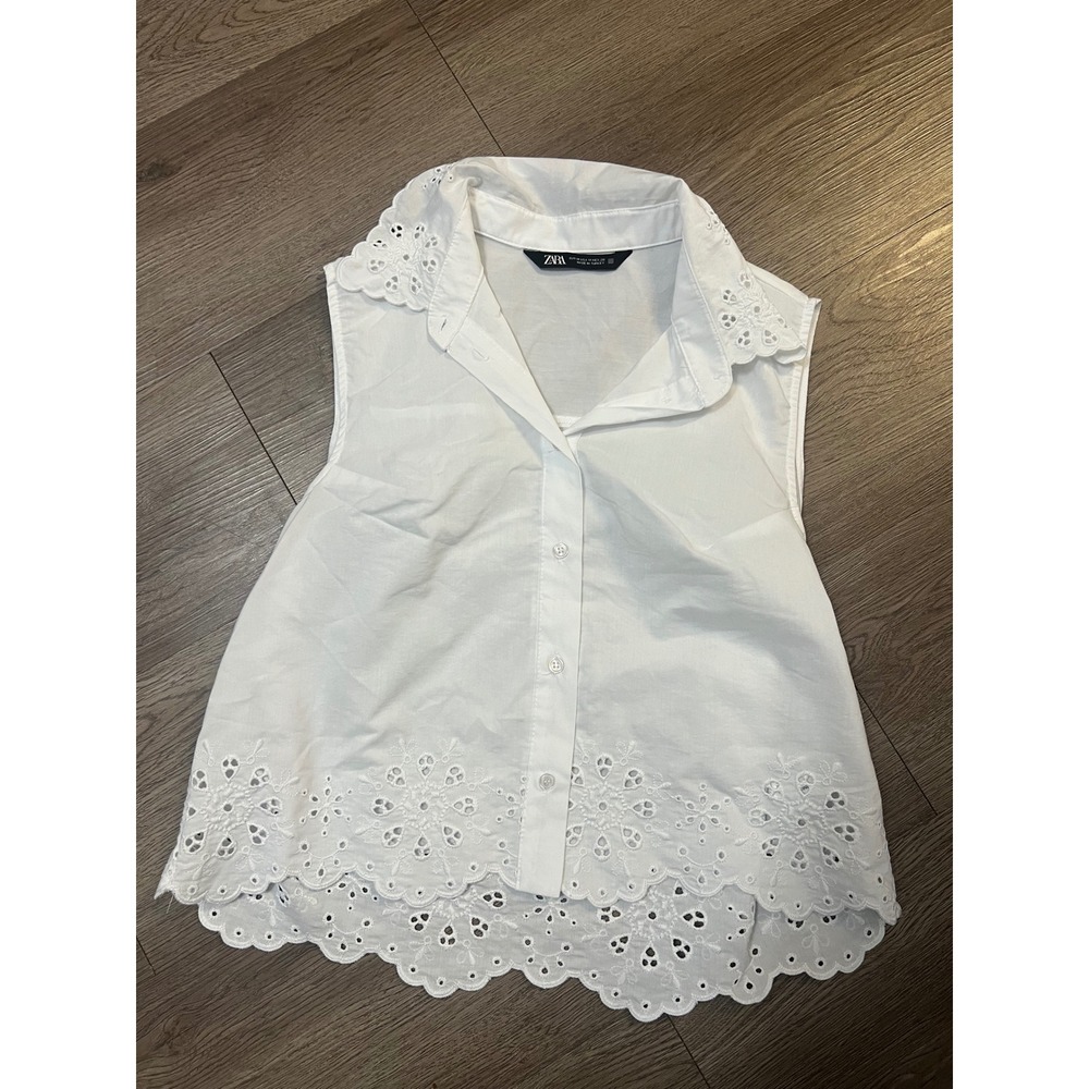 Zara White Eyelet Embroidered Sleeveless Button Down Shirt Scalloped Hem Medium